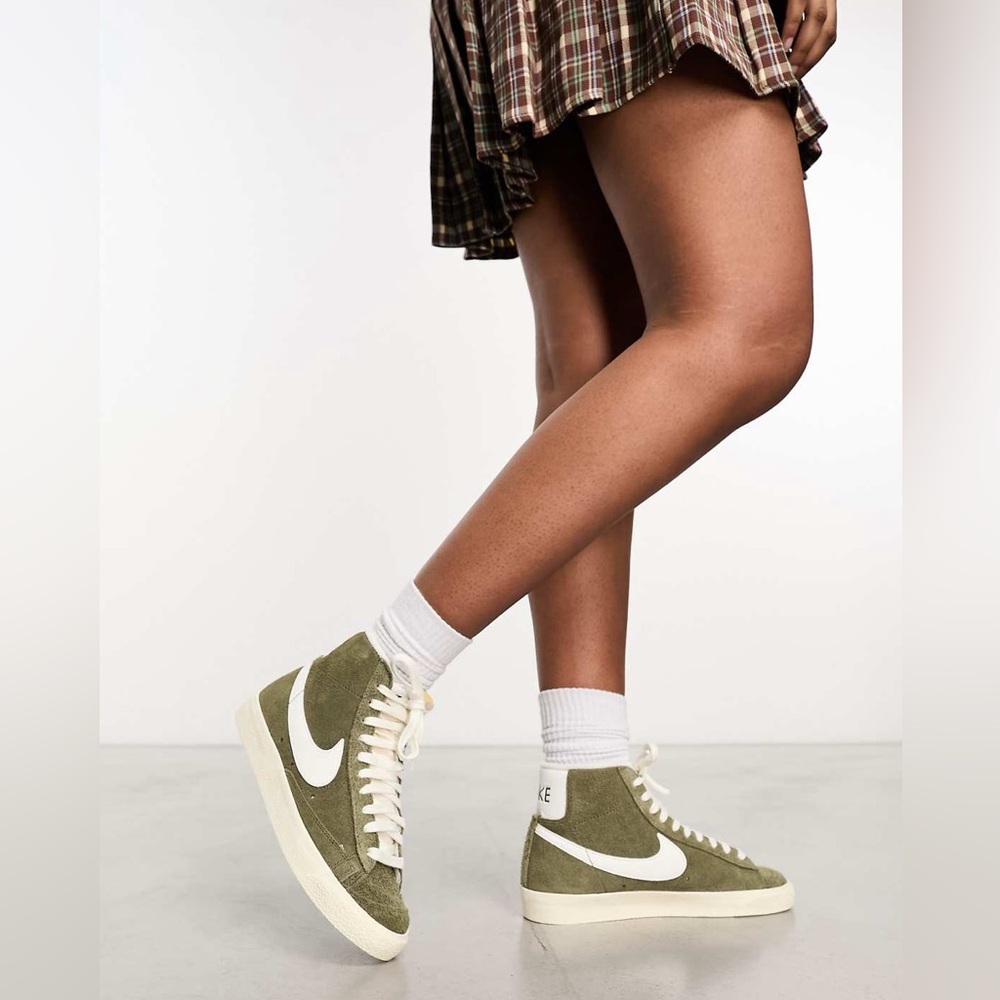 Nike Blazer Mid 77 Sneakers in Vintage Green